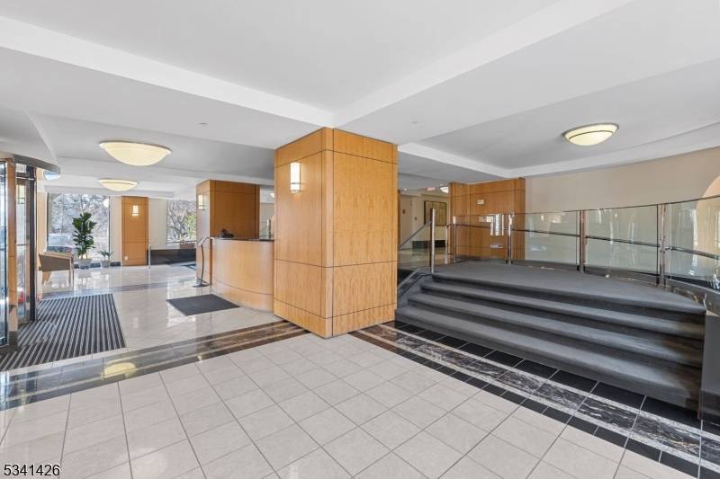 377 S Harrison St #9G, East Orange City, NJ 07018