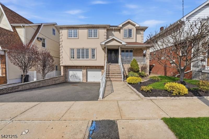 16 Arlington Blvd, North Arlington Boro, NJ 07031