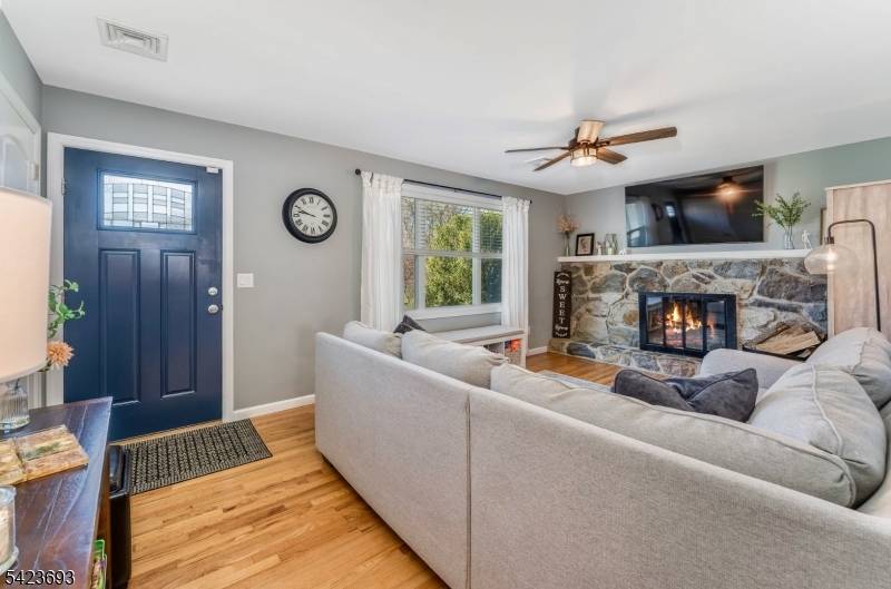 64 Ellis Rd, Holland Twp., NJ 08848