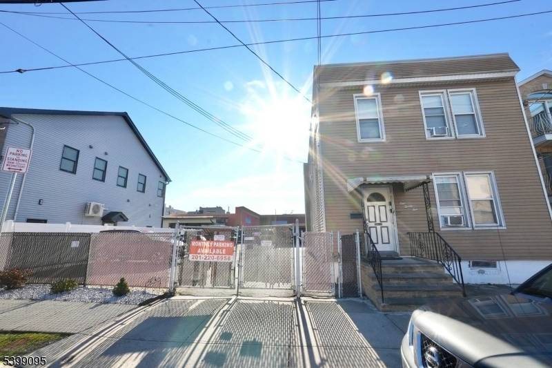 125-129 Malvern St, Newark City, NJ 07105