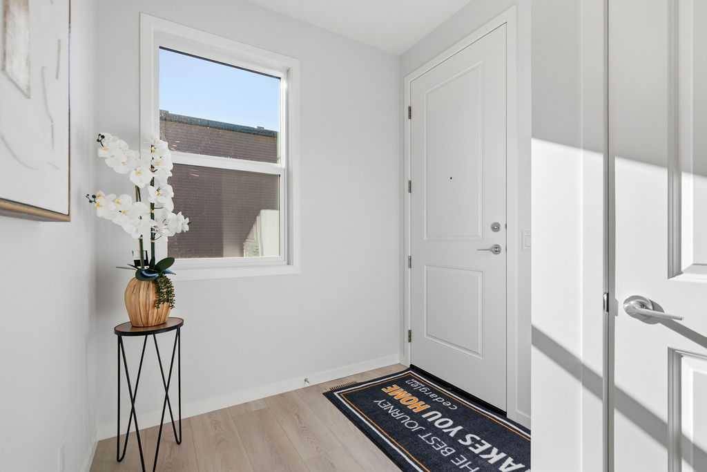 259 Marnot GRV NW, Calgary, AB T3J2J5