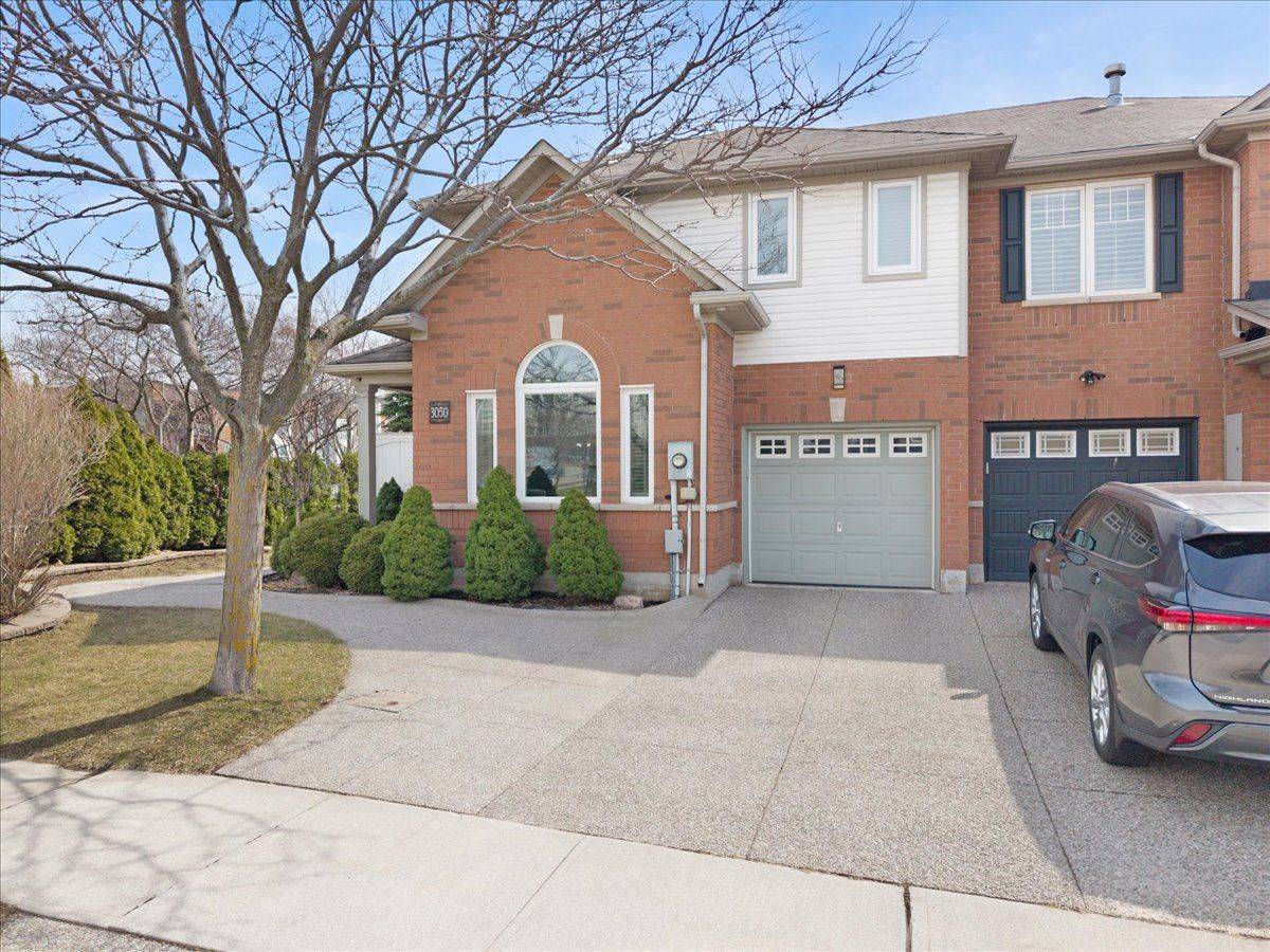 3050 Highvalley RD, Oakville, ON L6M 5H4