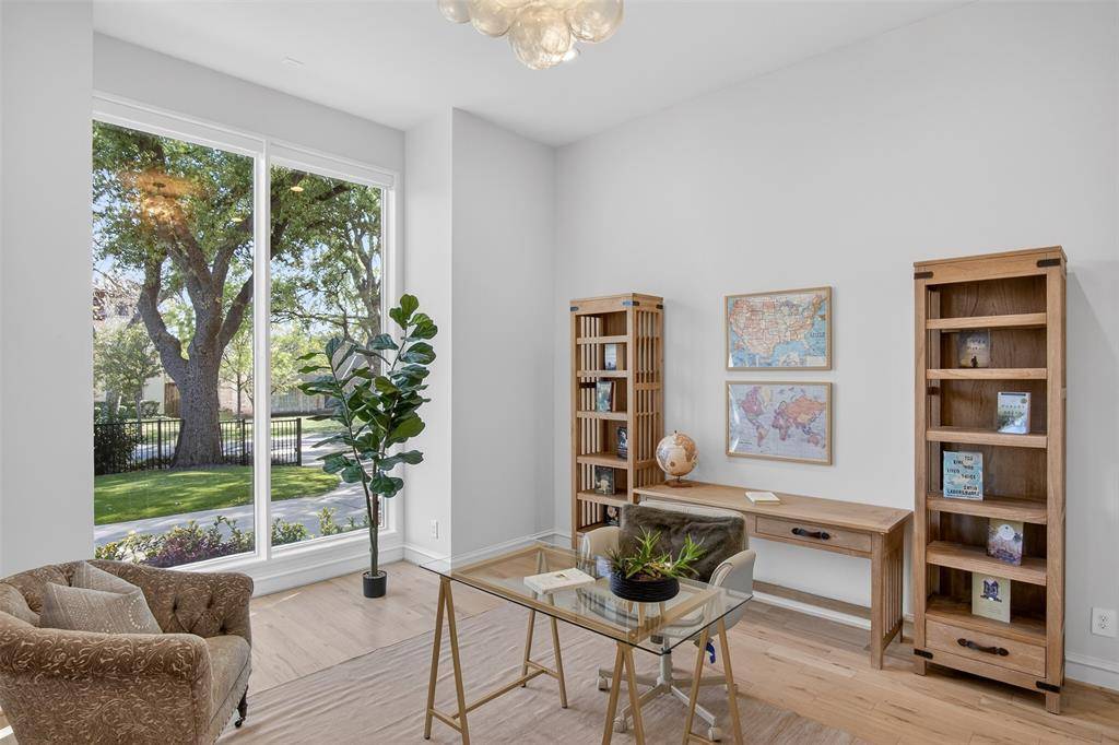 6011 Lakehurst Avenue, Dallas, TX 75230