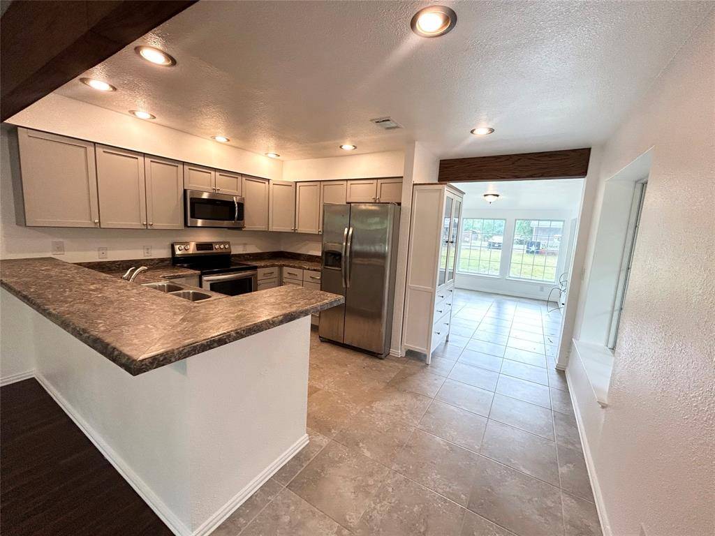 921 Bradleys Bend, Tool, TX 75143