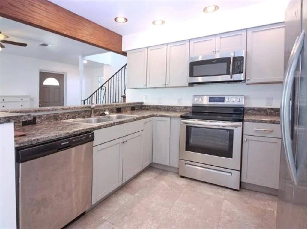 921 Bradleys Bend, Tool, TX 75143