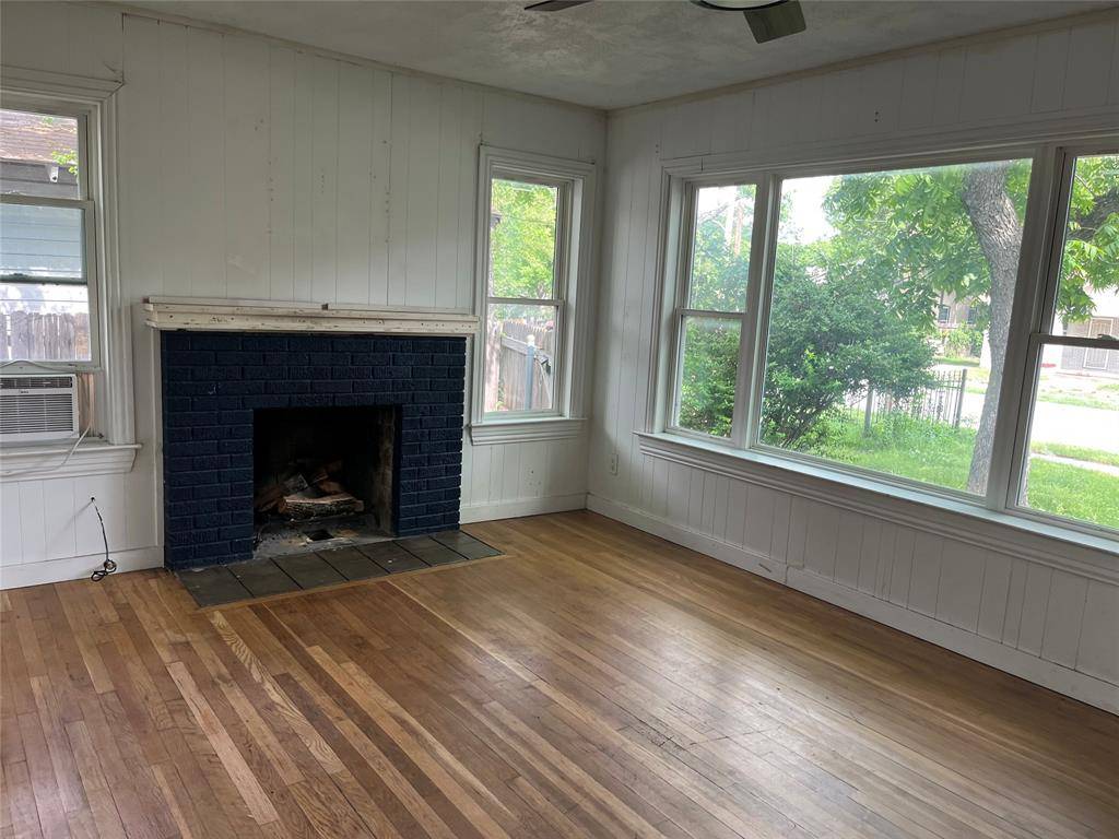 4060 Mt Vernon Avenue, Fort Worth, TX 76103