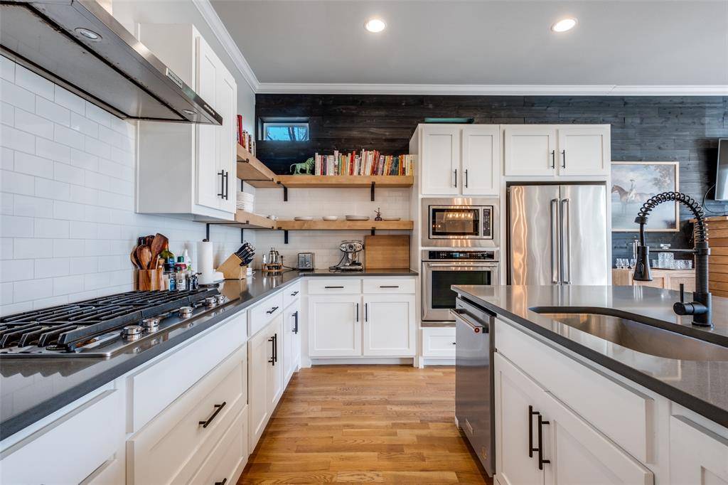 1262 N Prairie Avenue, Dallas, TX 75204