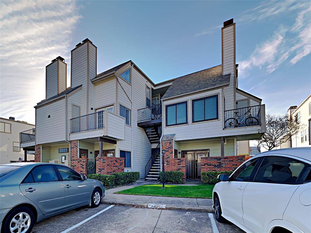 3121 Sondra Drive #208, Fort Worth, TX 76107