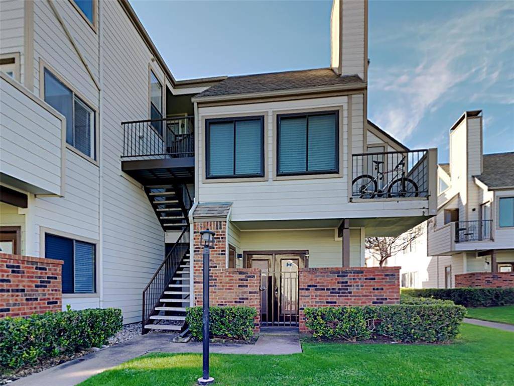 3121 Sondra Drive #208, Fort Worth, TX 76107