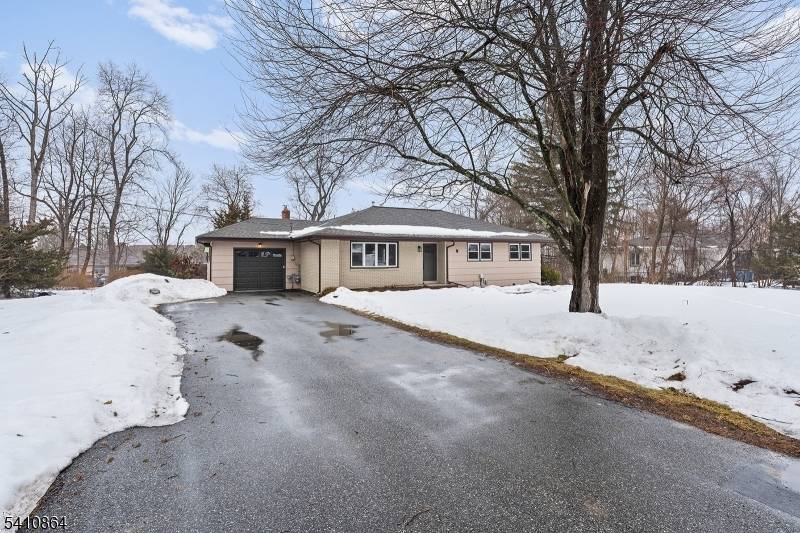 9 Adelaide Ter, West Milford Twp., NJ 07480