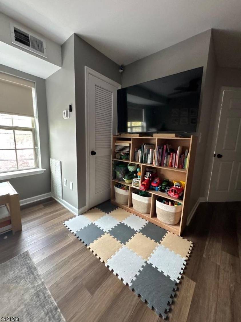 594-596 Jefferson Ave #203, Elizabeth City, NJ 07201