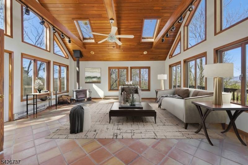 117 Linaberry Rd, Knowlton Twp., NJ 07832