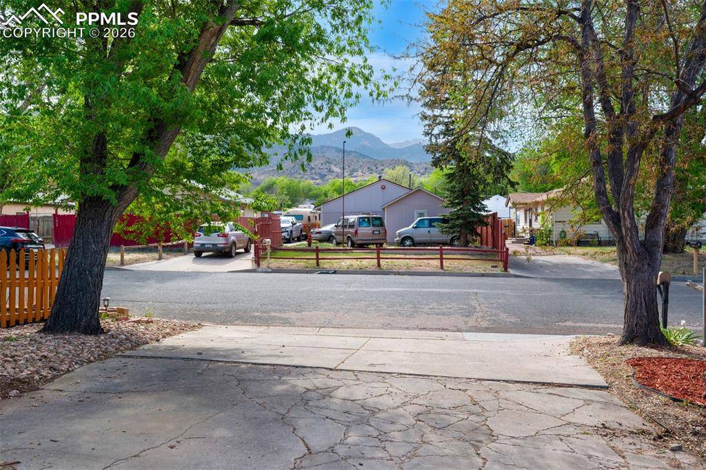 1027 Arch ST, Colorado Springs, CO 80904