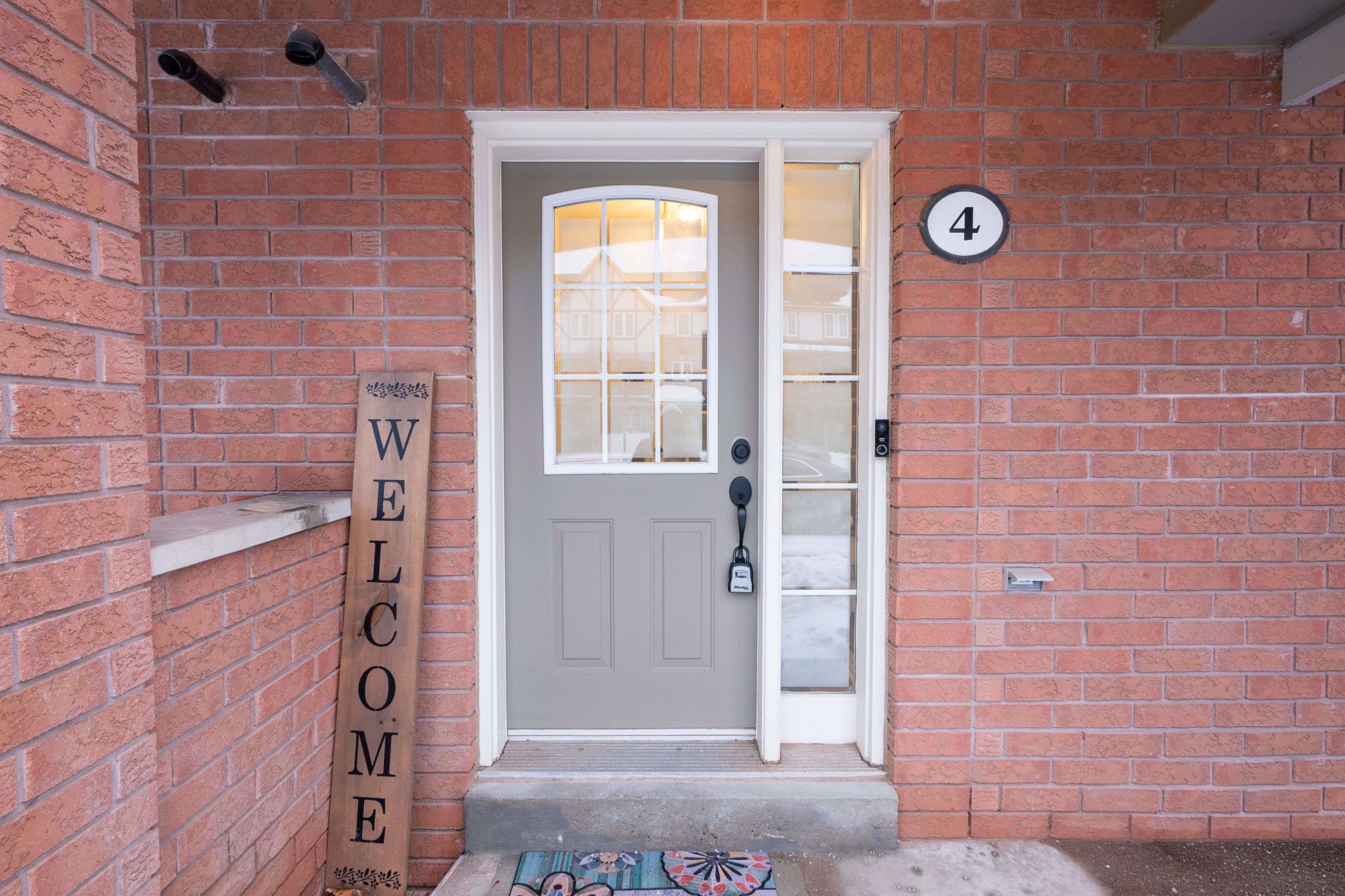 2360 Parkhaven BLVD #4, Oakville, ON L6H 7S6