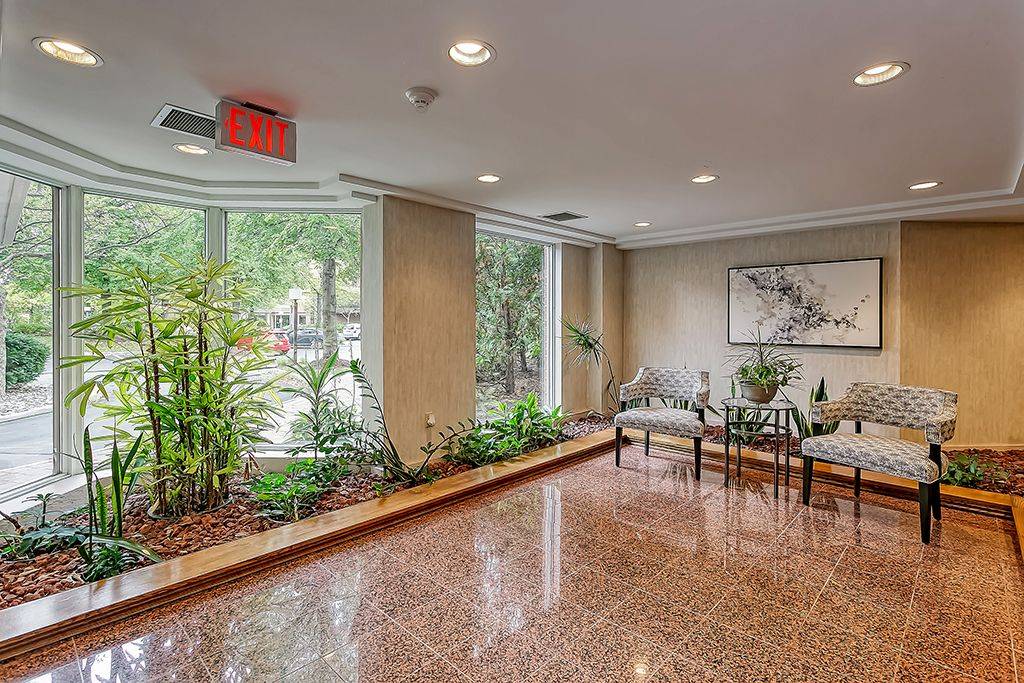 1901 Pilgrims WAY #706, Oakville, ON L6M 2W9