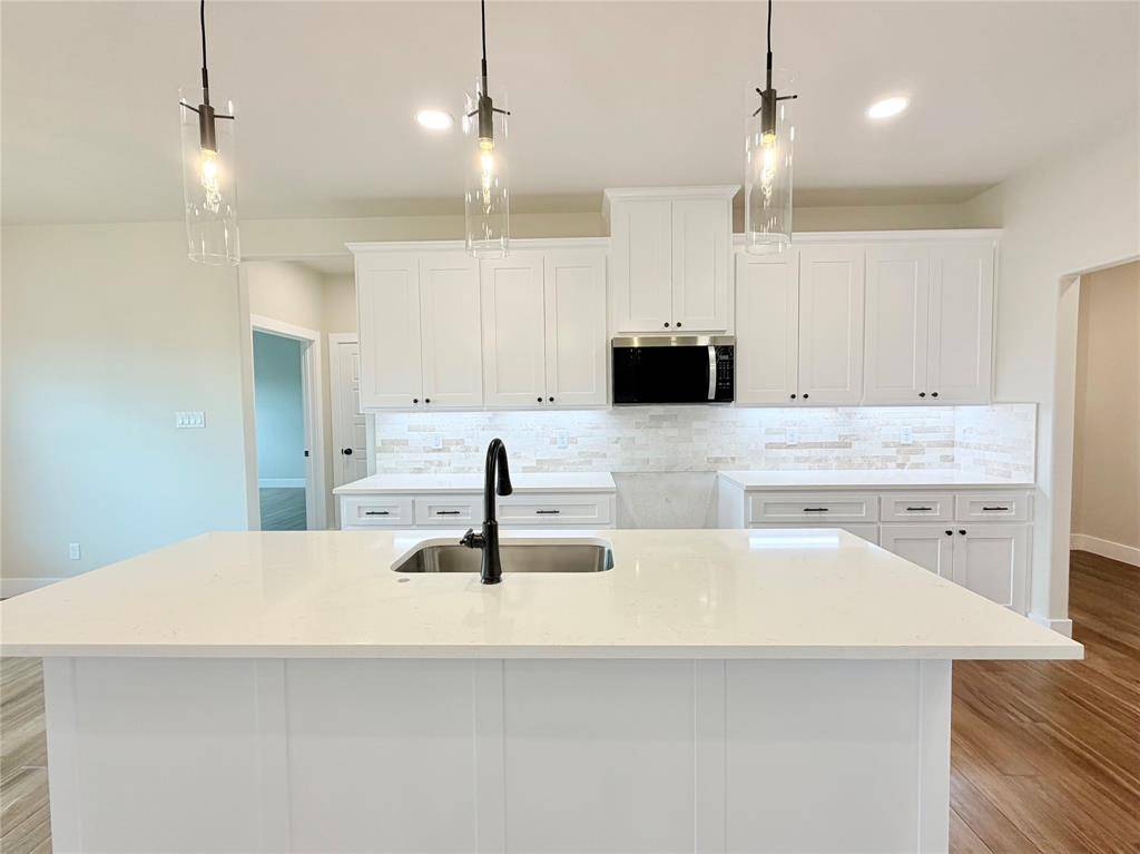 1013 Sabrina Court, Weatherford, TX 76085