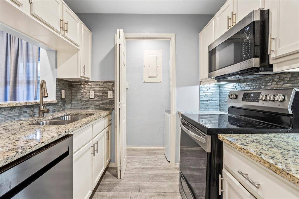 1735 Crest Grove Drive, Arlington, TX 76012