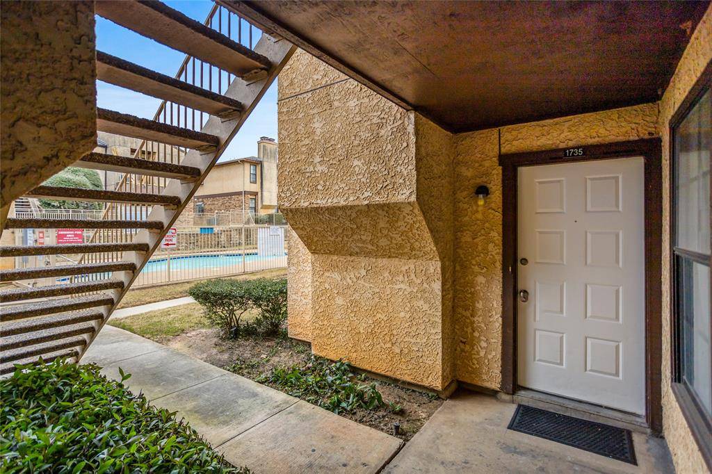 1735 Crest Grove Drive, Arlington, TX 76012