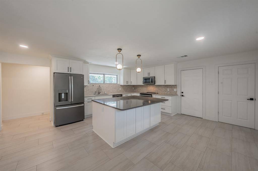 3031 Woodwind Lane, Dallas, TX 75229