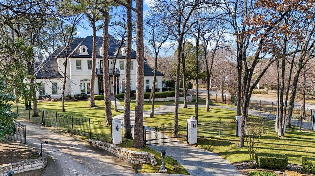 1804 Larkspur Court, Southlake, TX 76092