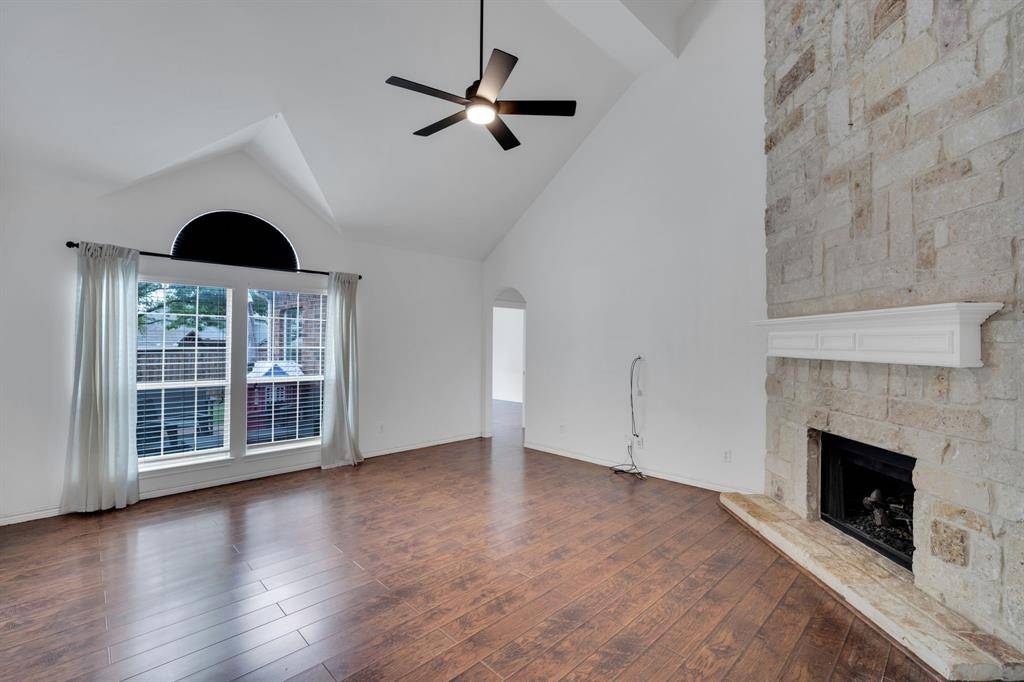 4940 Paddock Drive, Fort Worth, TX 76244