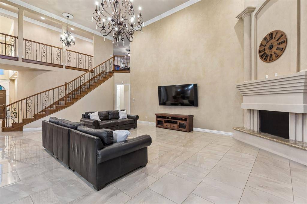 2112 Becky Lane, Cedar Hill, TX 75104