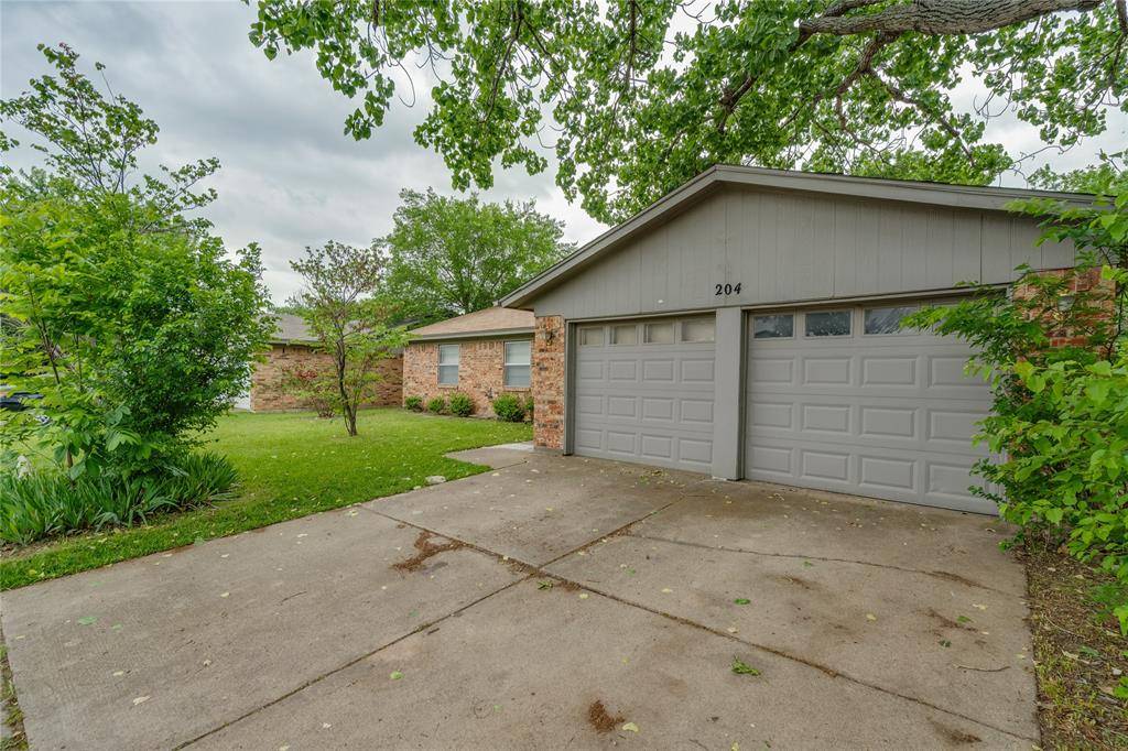 204 Blue Ridge Trail, Saginaw, TX 76179