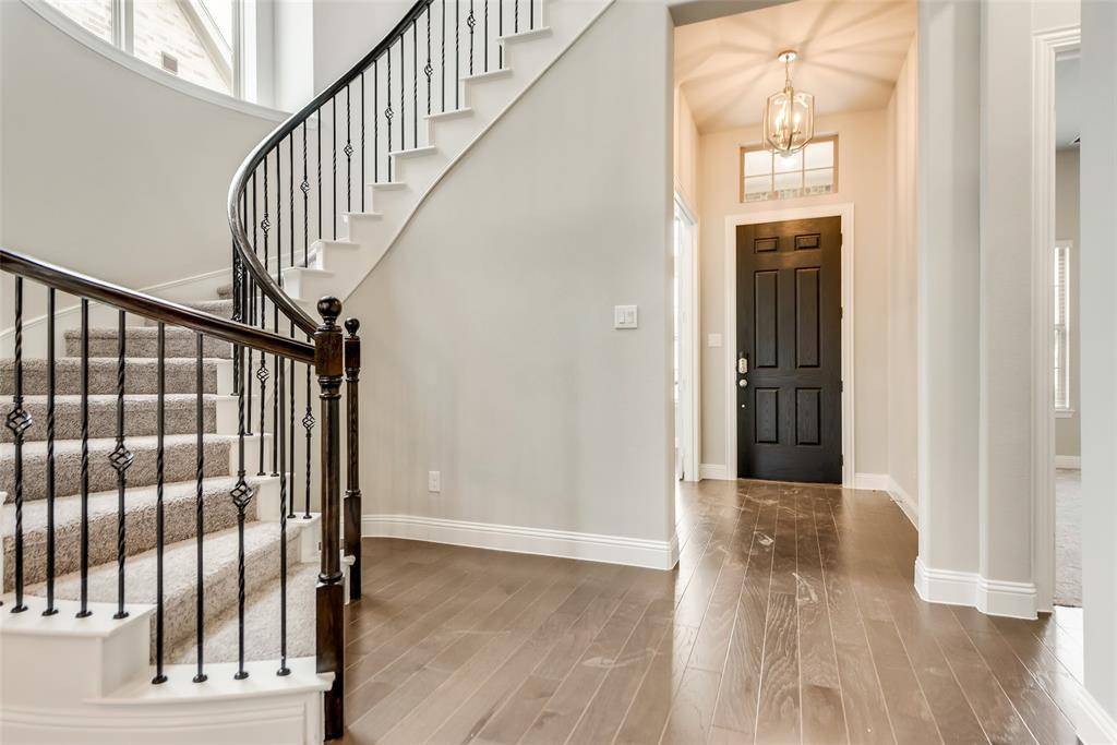 17558 Bottlebrush Drive, Dallas, TX 75252