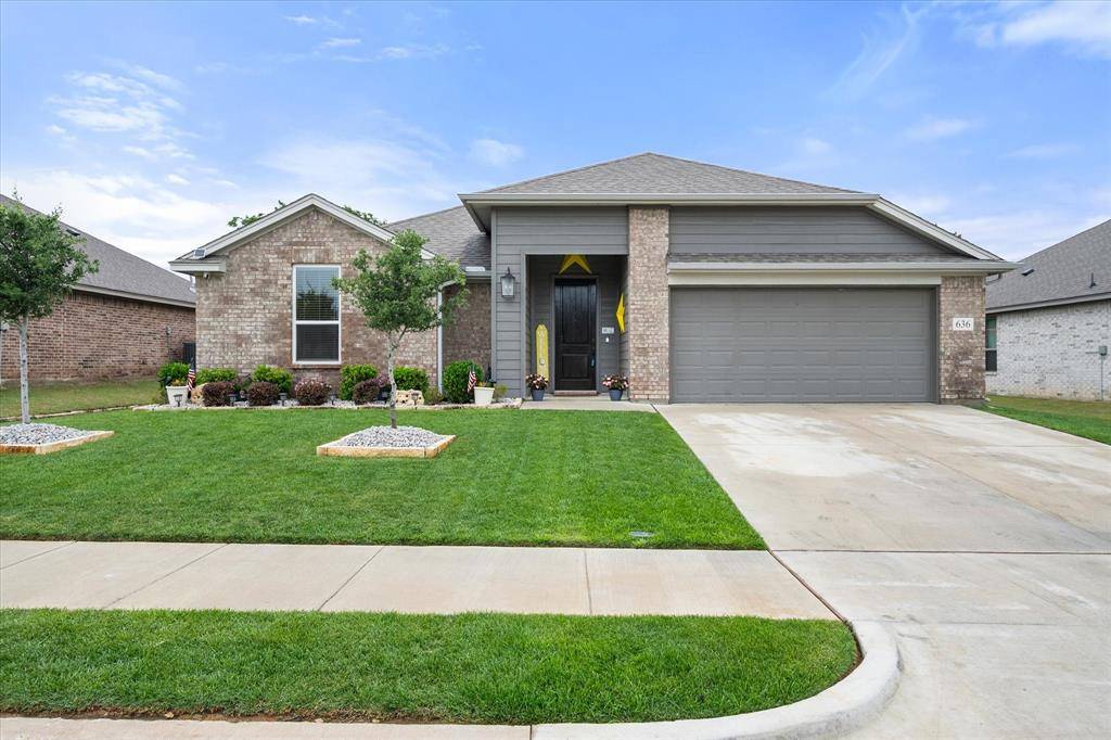 636 Mooney Drive, Saginaw, TX 76179