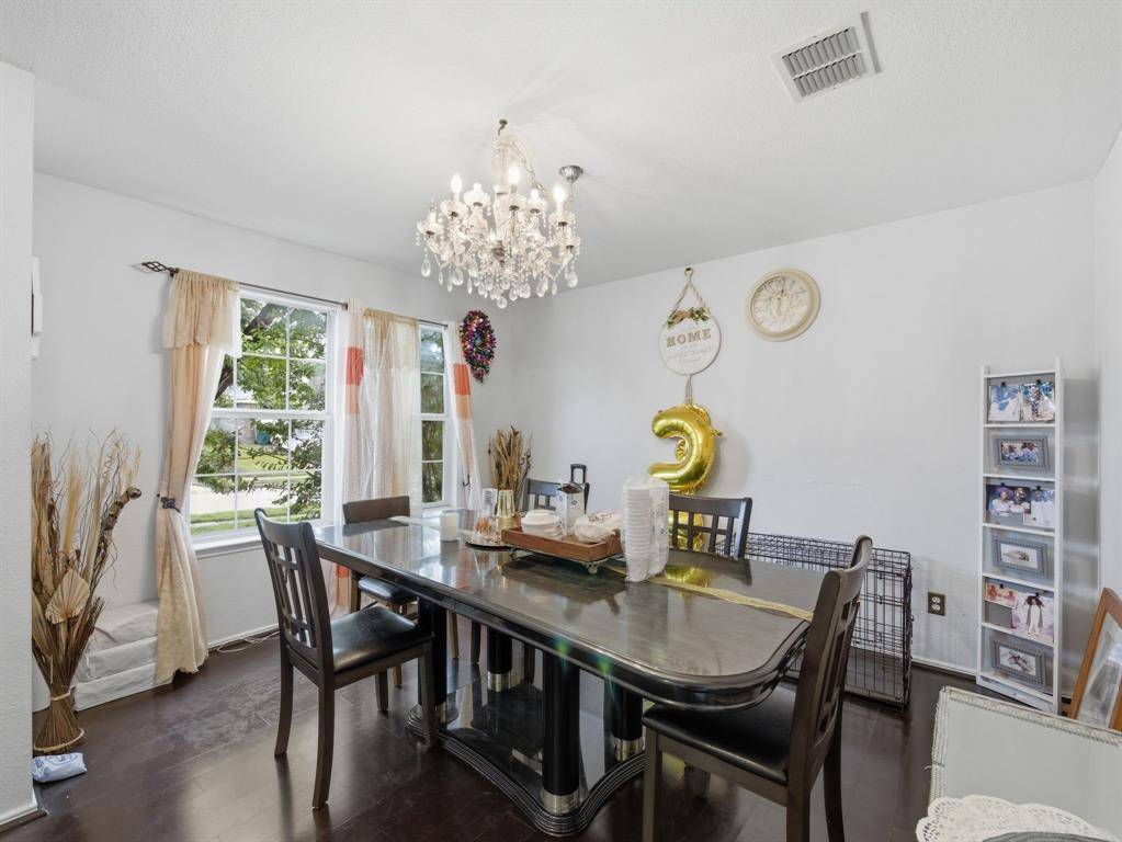 1089 Cove Hollow Drive, Cedar Hill, TX 75104