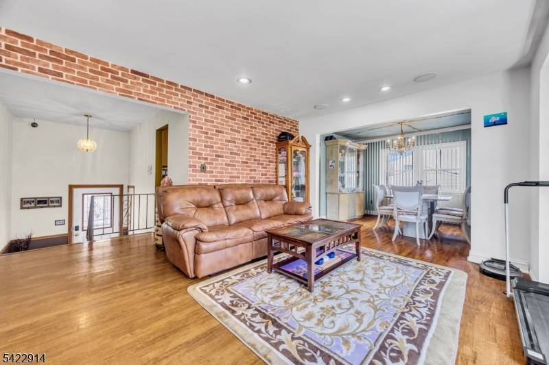 33 Mary Ellen Dr, Edison Twp., NJ 08820