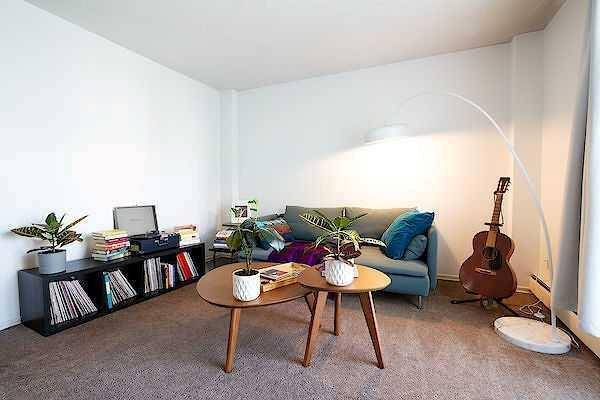 655 4 AV NE, Calgary, AB T2E 0J9