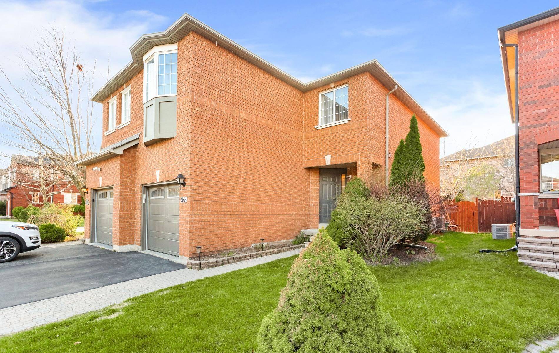 1363 Brookstar DR, Oakville, ON L6M 3W1