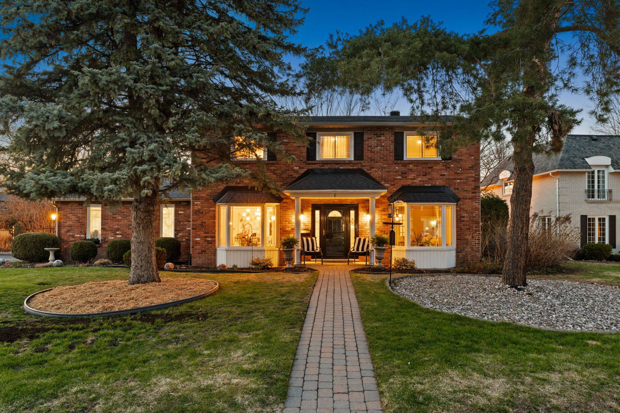 1 Erinlea CT, Country Place - Pineglen - Crestview And Area, ON K2E 7C8