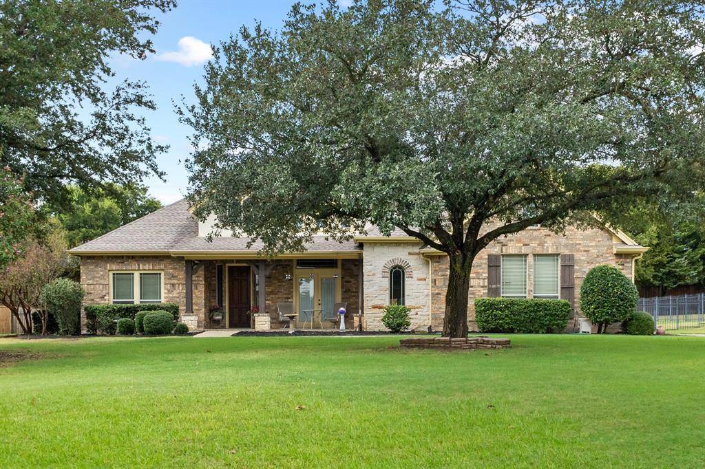 1666 Plum Creek Drive, Midlothian, TX 76065