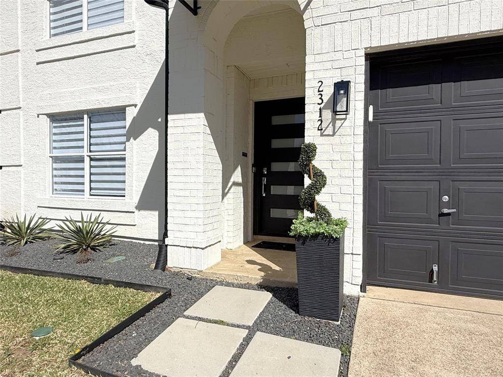 2312 Collington Drive, Roanoke, TX 76262