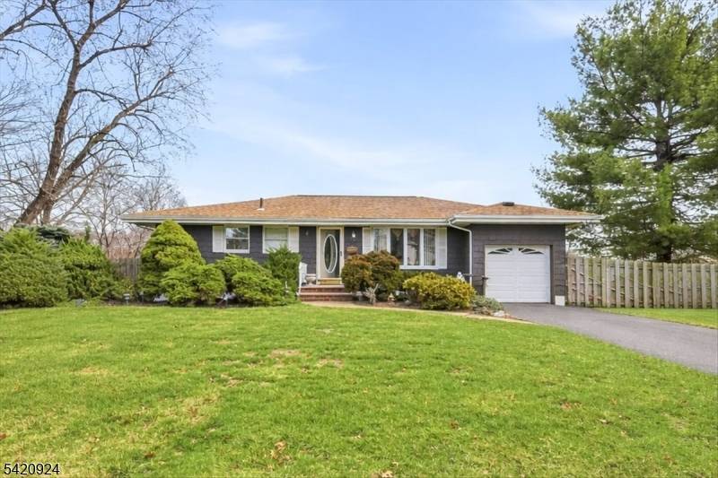 100 Hayes Ave, Clark Twp., NJ 07066