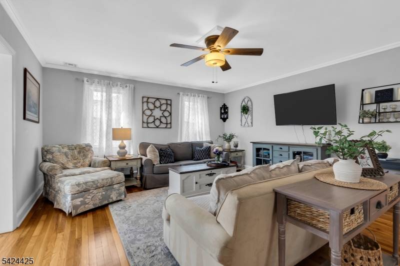 177 Navesink River Rd, Middletown Twp., NJ 07701