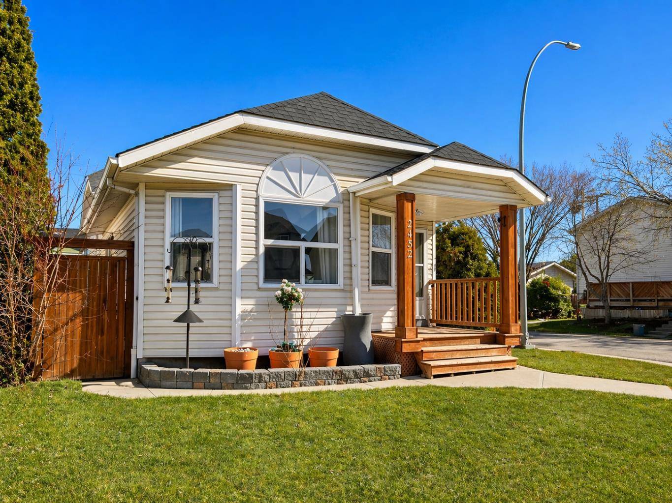 2452 Riverstone RD SE, Calgary, AB T2C 4J8