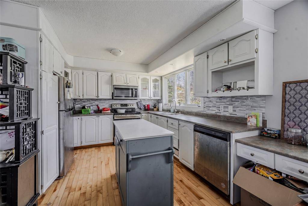 16 McCutcheons Road, Conception Bay South, NL A1X7P3