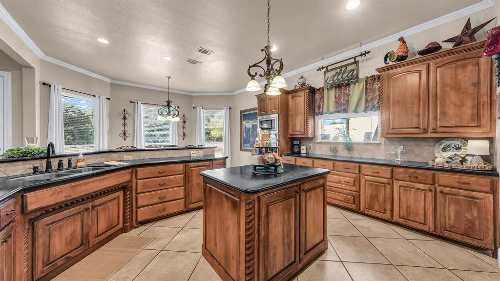 1144 Boling Ranch Road N, Azle, TX 76020