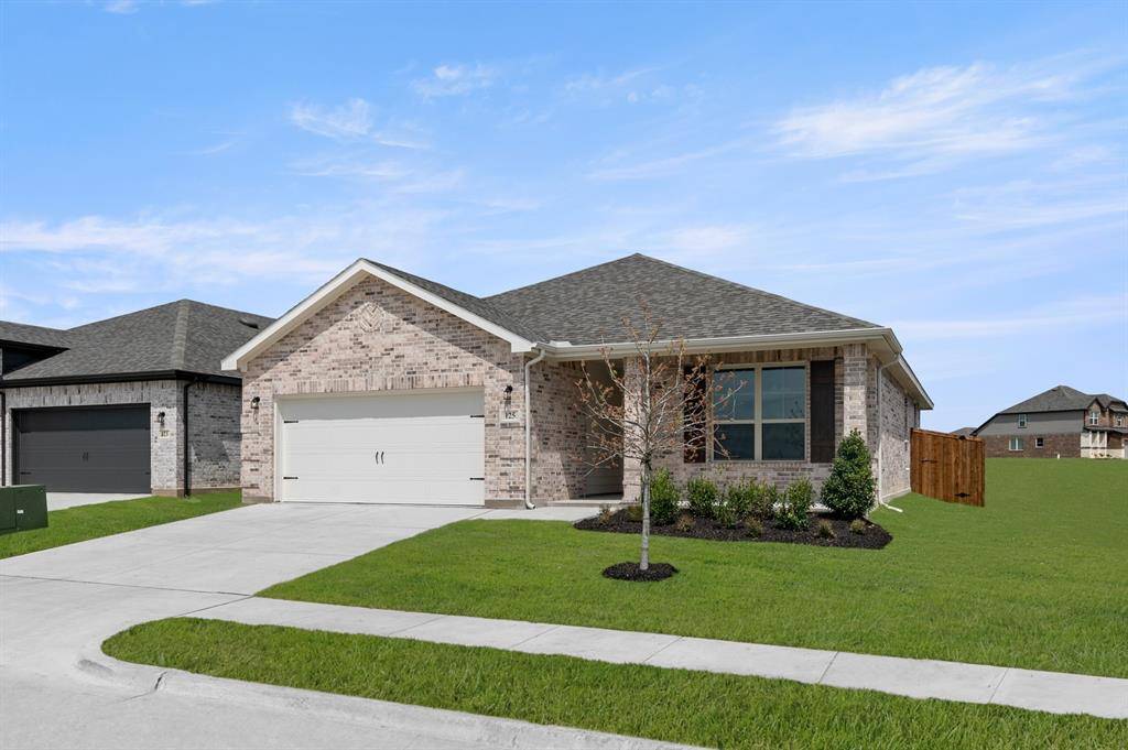 125 Toftrees Drive, Cleburne, TX 76031