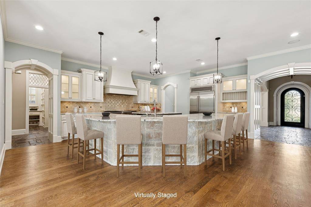 2624 Sir Gawain Lane, Lewisville, TX 75056