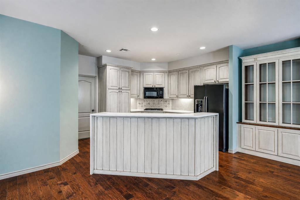 4253 Riverview Drive, Carrollton, TX 75010