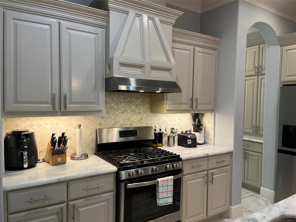 337 Lucille Street, Irving, TX 75060