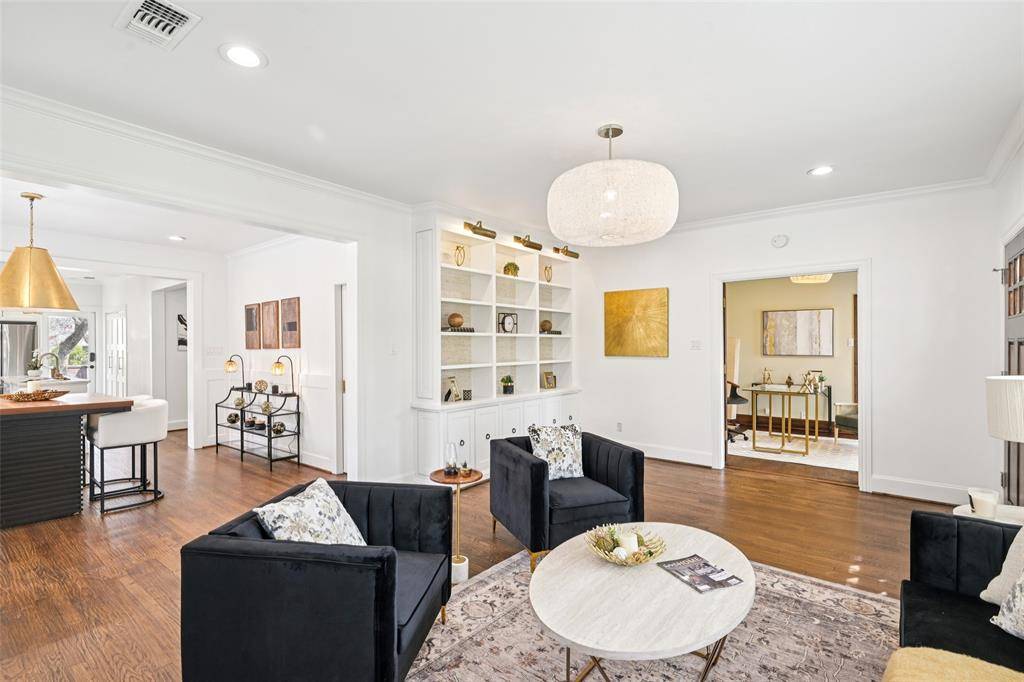 610 Clermont Avenue, Dallas, TX 75223