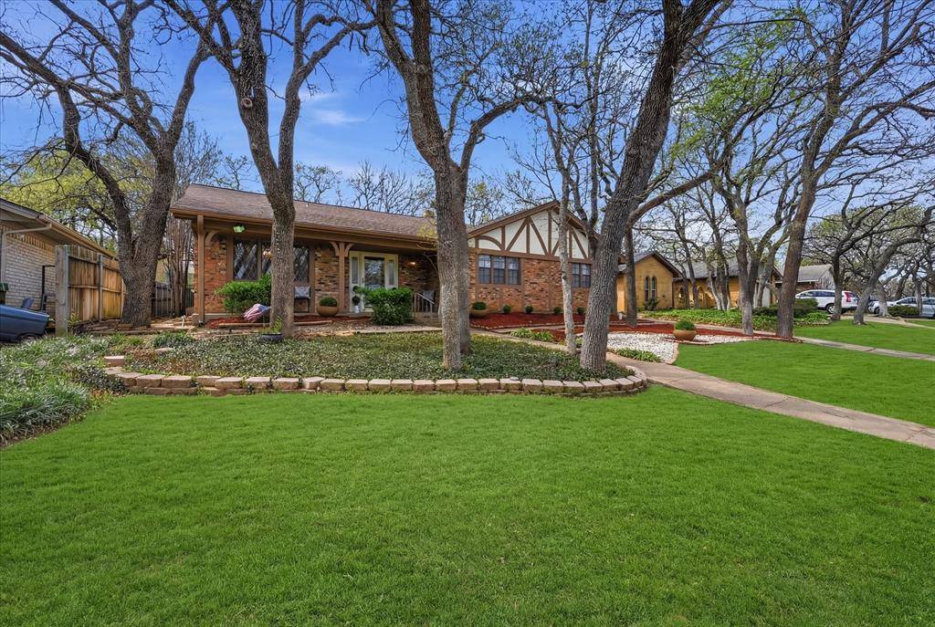 5808 Ridge Drive, Arlington, TX 76016