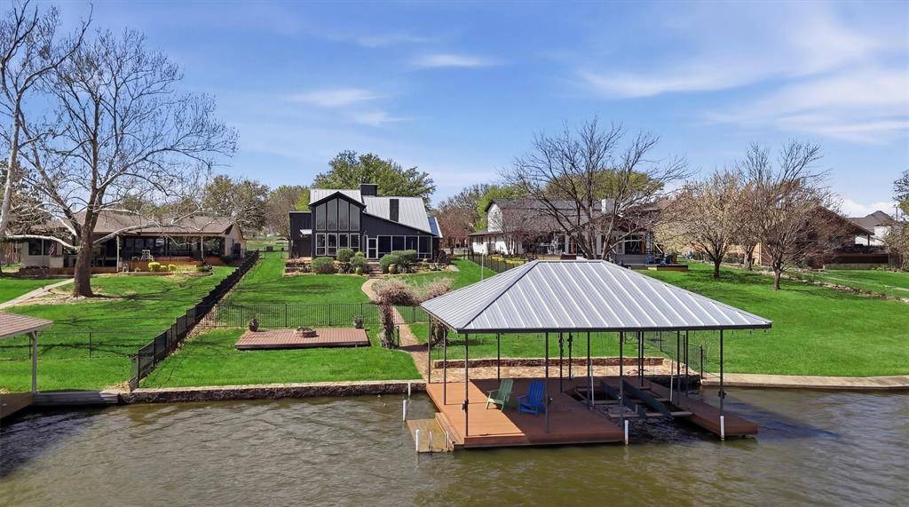 519 Kiowa Drive W, Lake Kiowa, TX 76240