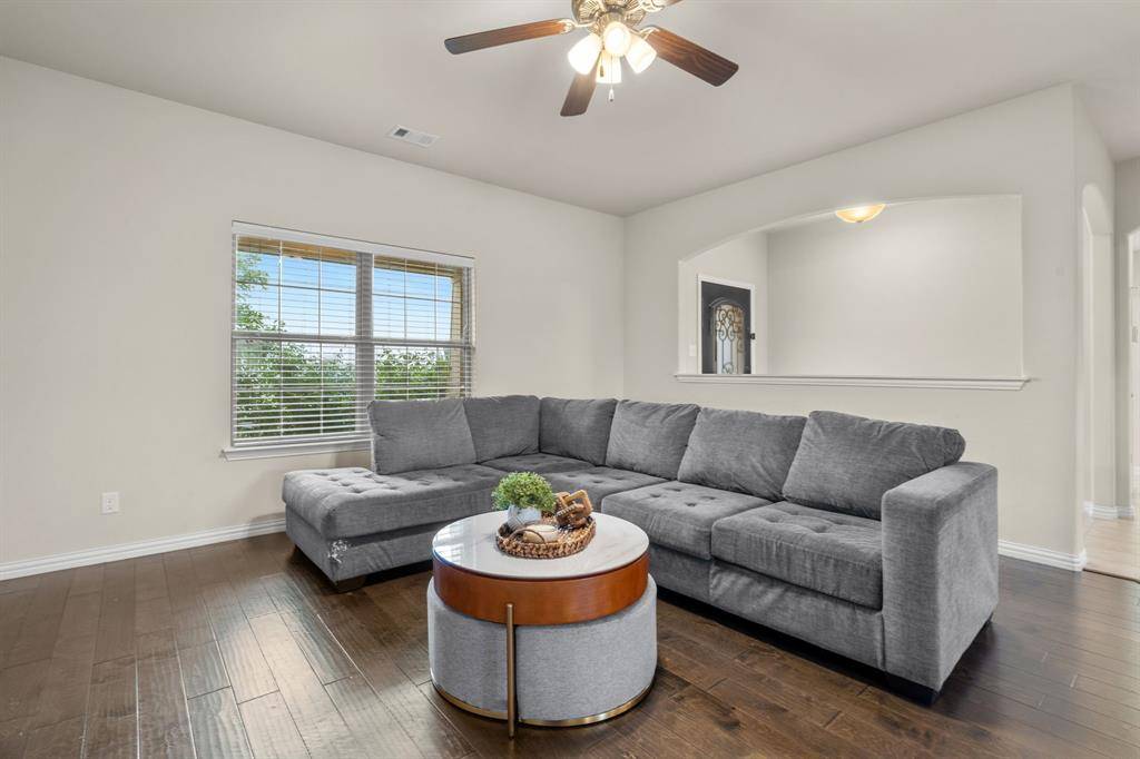 7207 Veal Station Road, Weatherford, TX 76085