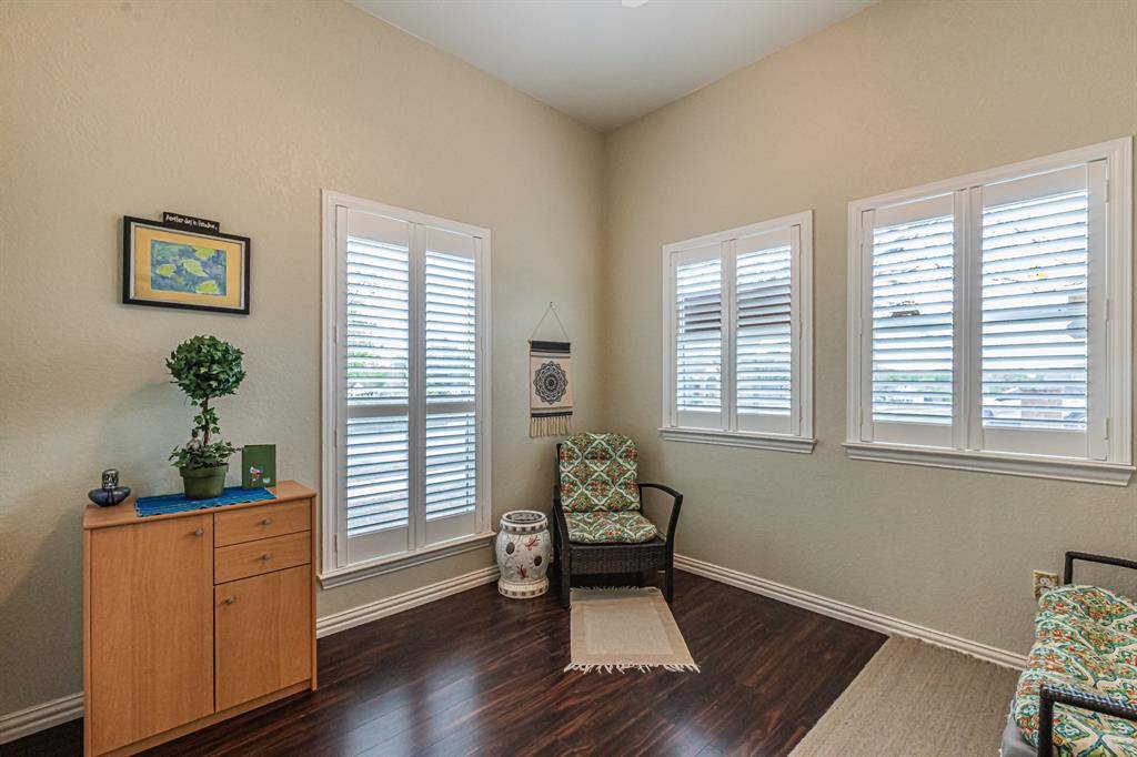 5900 Houghton Avenue, Fort Worth, TX 76107